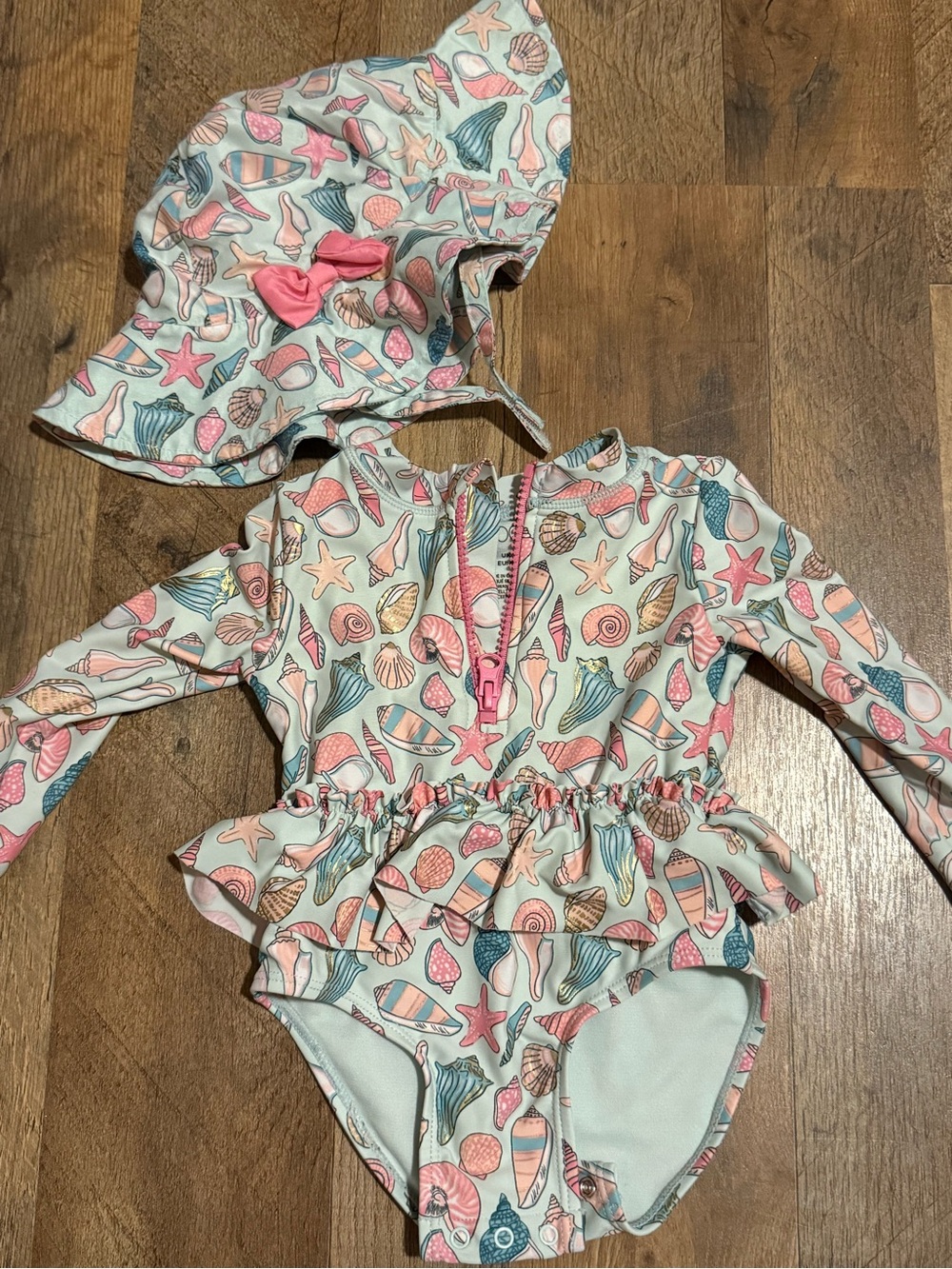 18 months Flapdoodles Long-Sleeve Seashell Print Swimsuit with Hat - Pink & Blue